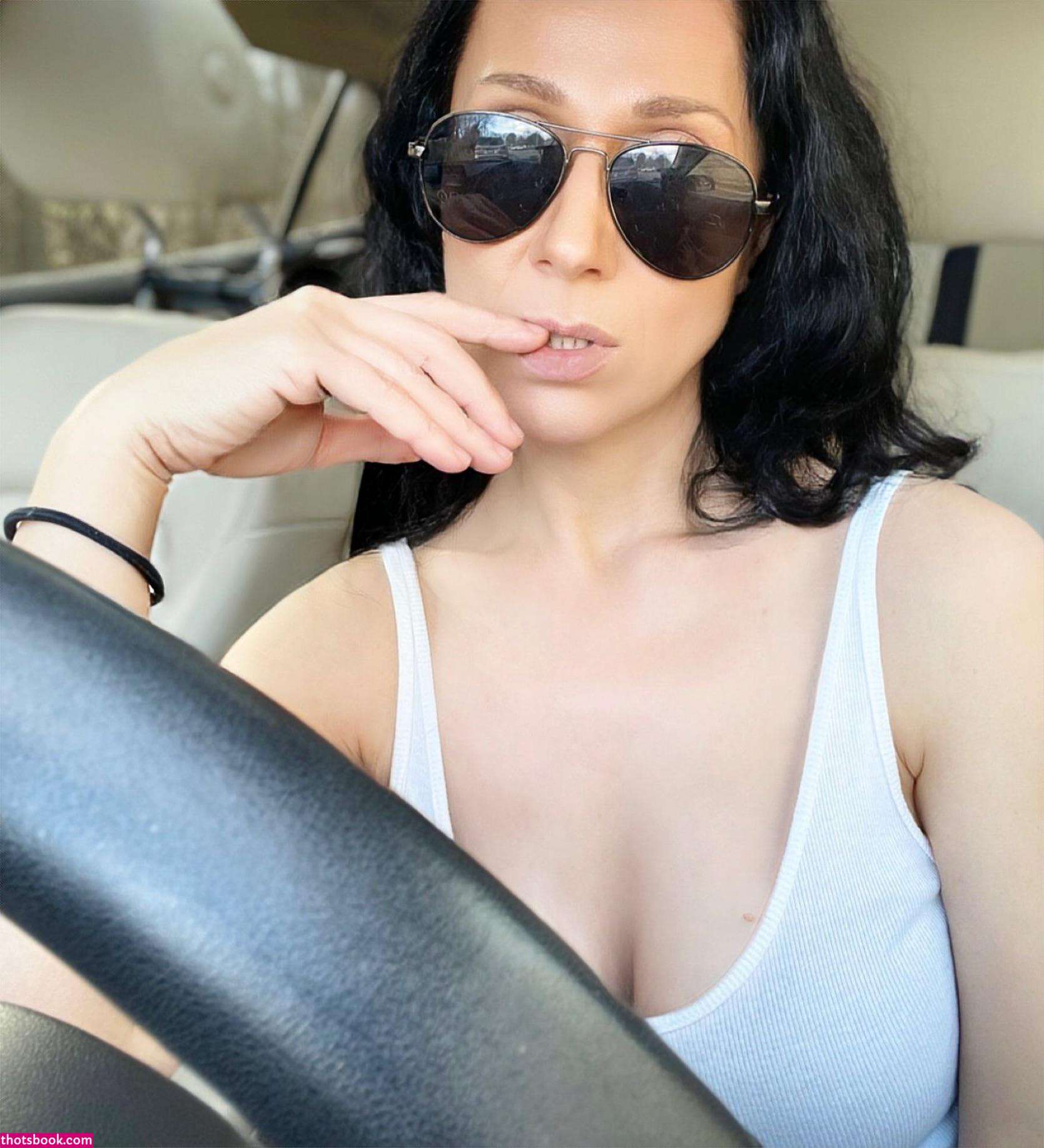 mrsskyrose Photo #13