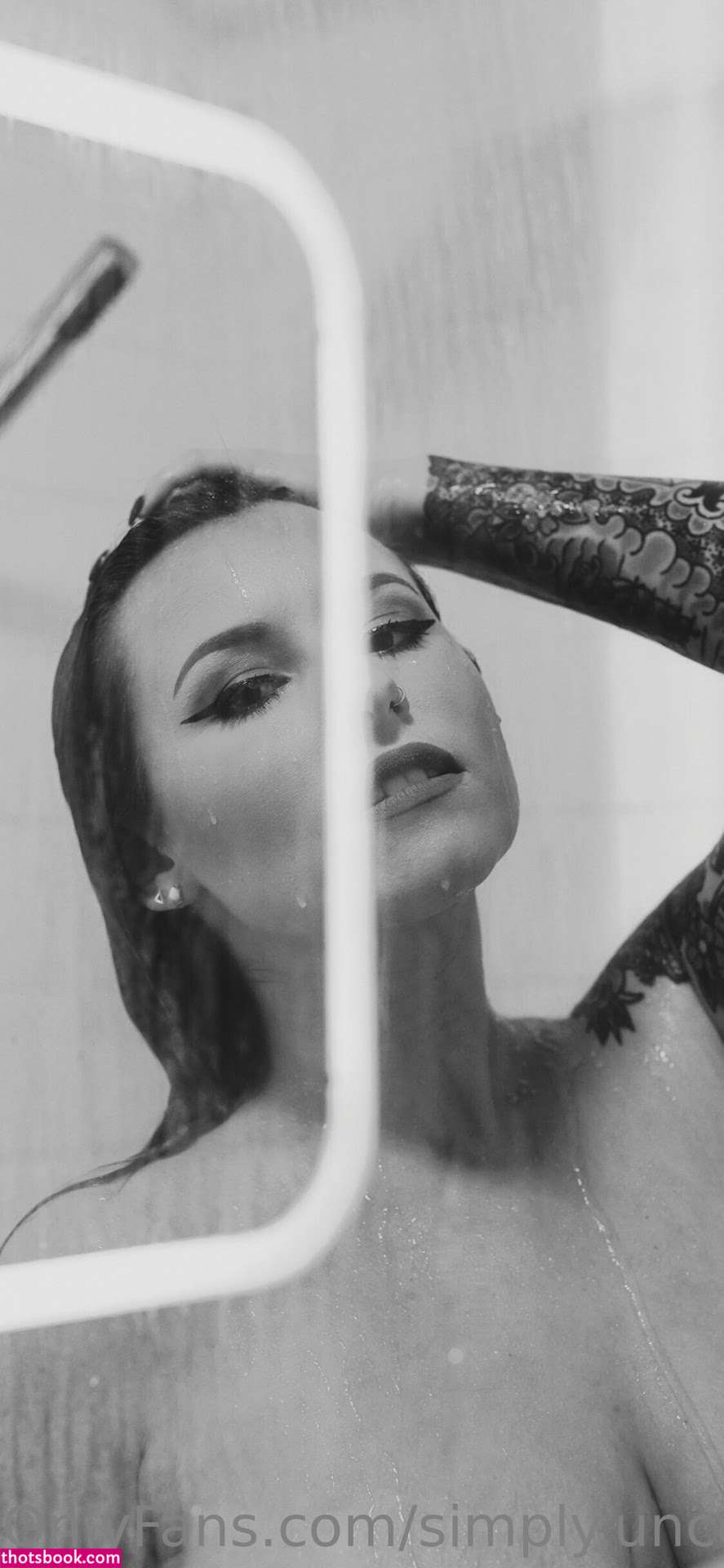 Simplyuncovered Photo #8