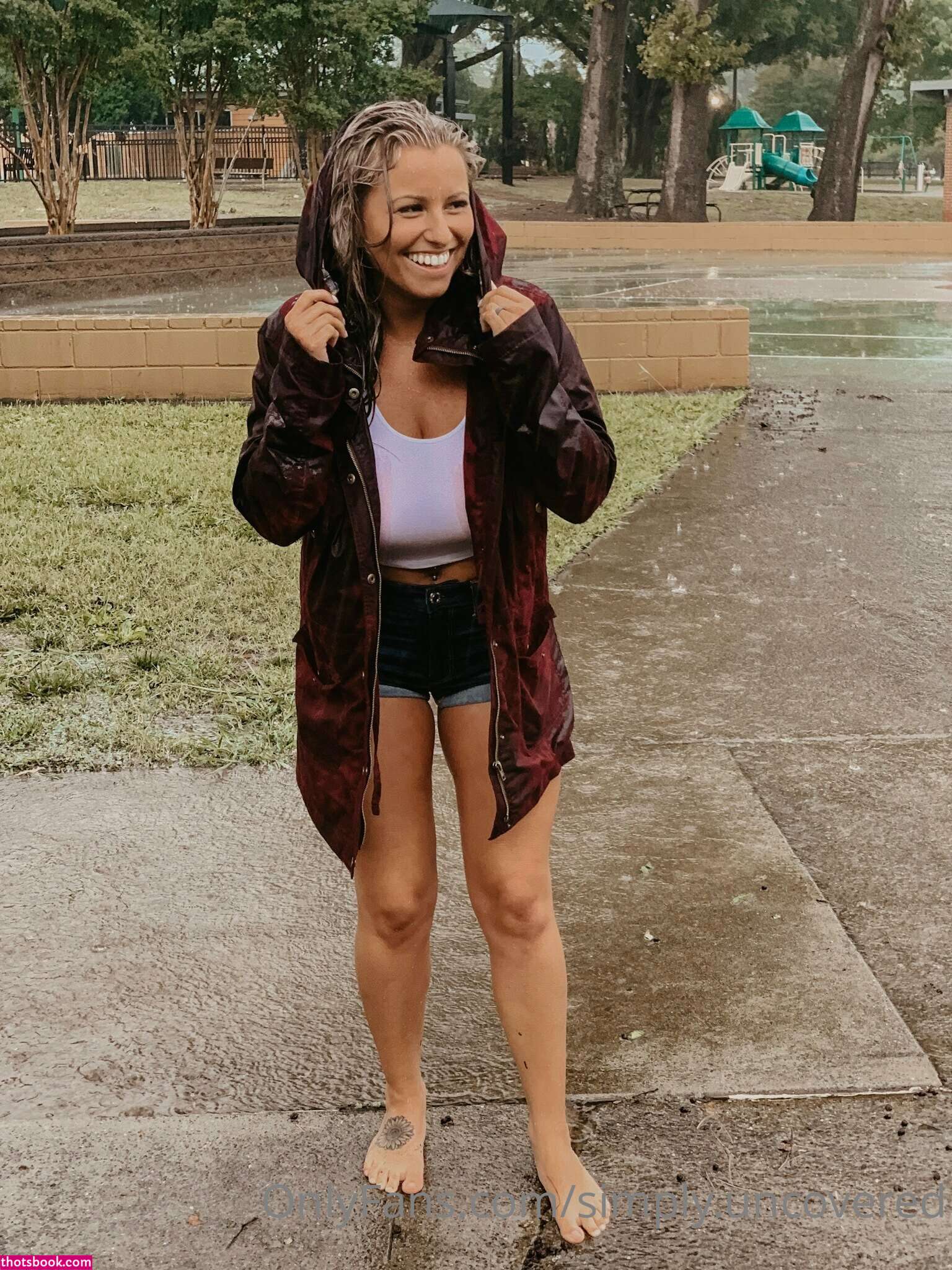 Simplyuncovered Photo #19