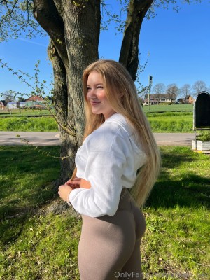 Vivien Esc Photo #38