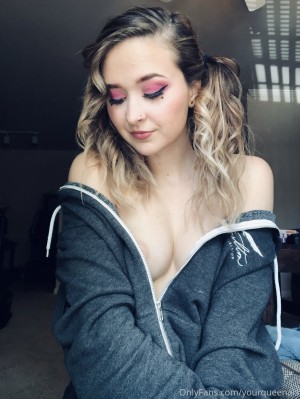 yourqueenals Photo #2