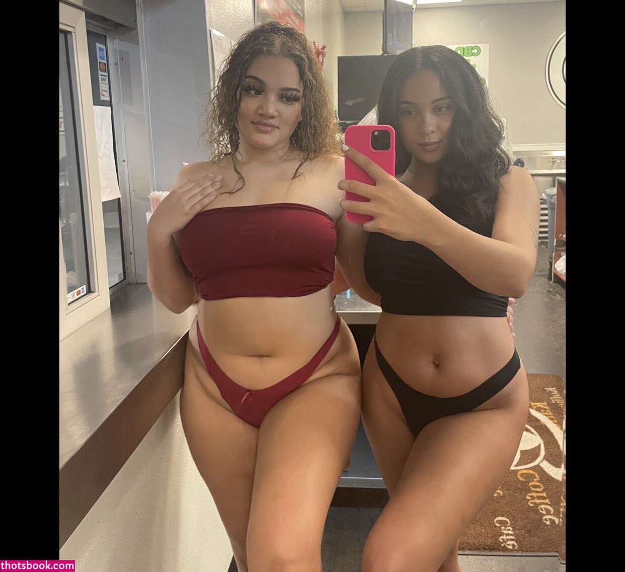 Jadenselena Photo #8