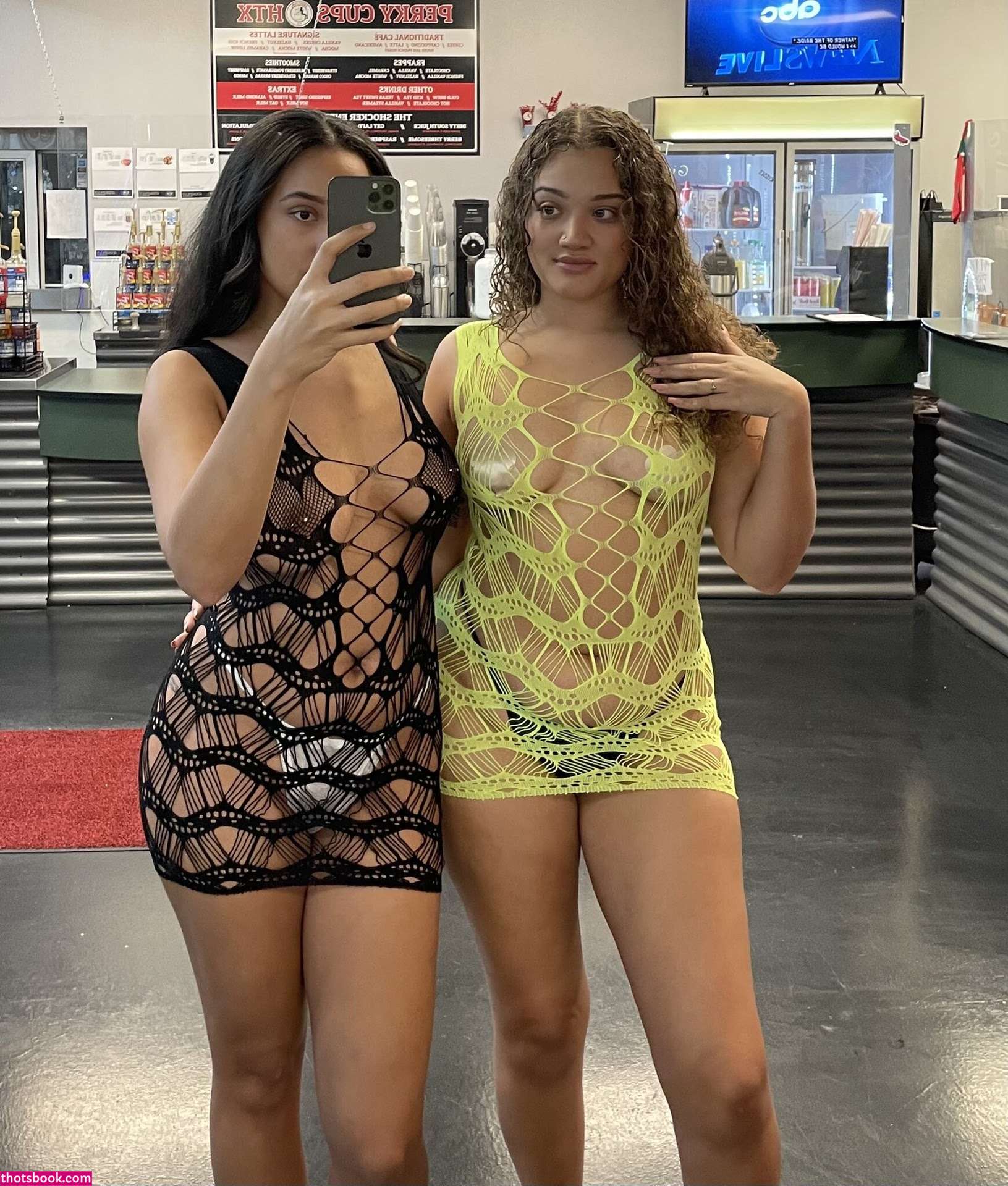 Jadenselena Photo #10