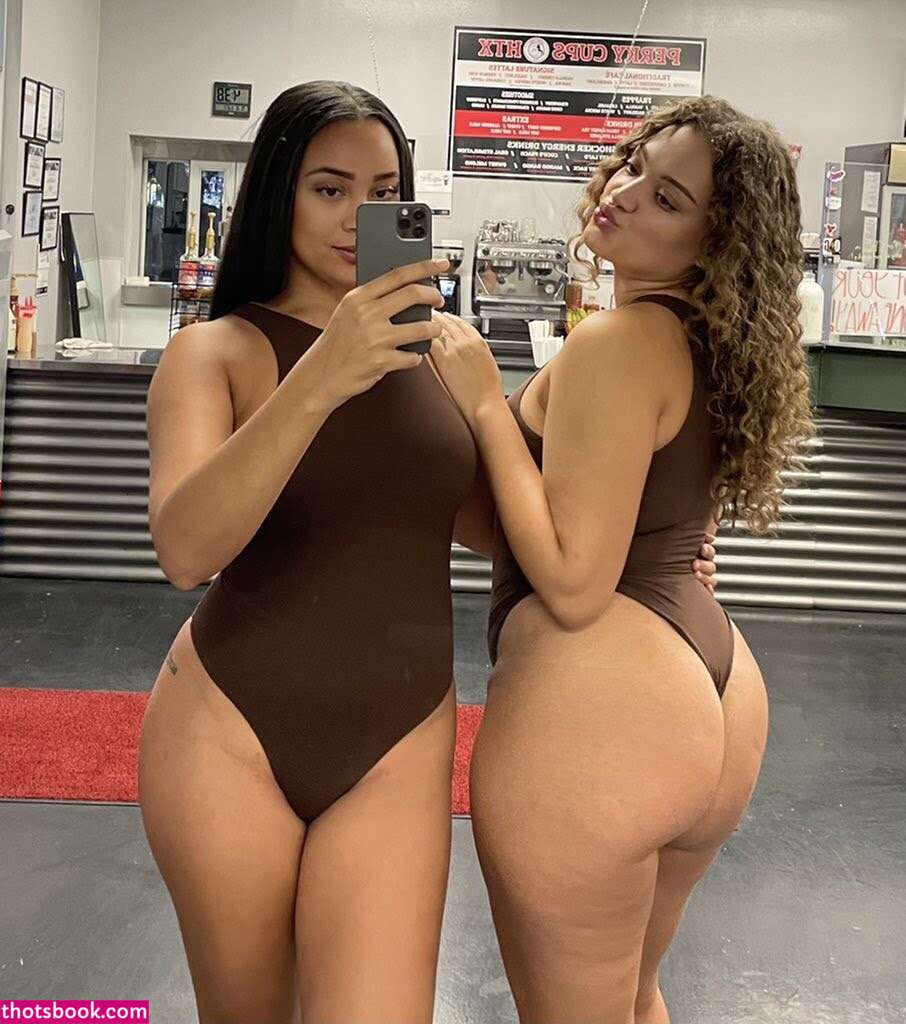 Jadenselena Photo #17