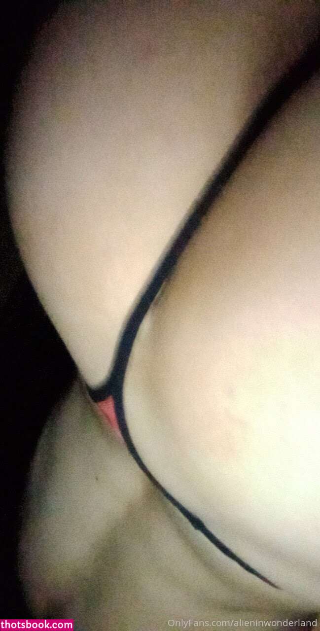 Alieninwonderland Photo #5