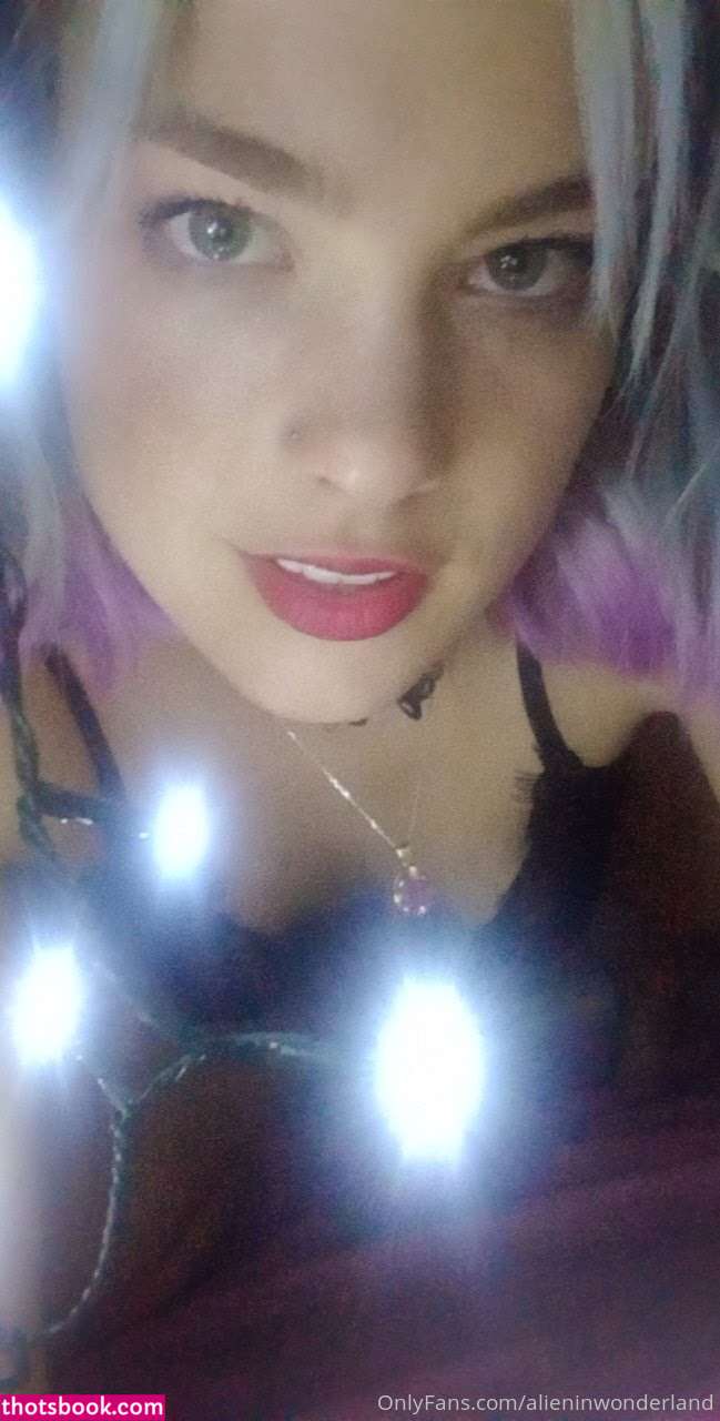 Alieninwonderland Photo #6