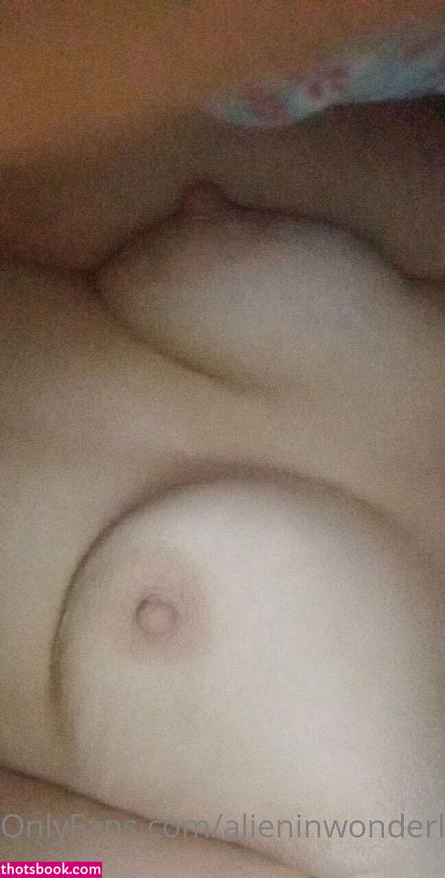 Alieninwonderland Photo #7