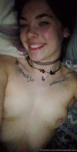 Alieninwonderland Photo #9