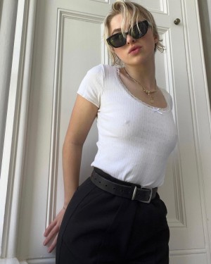 Anais Gallagher Photo #29