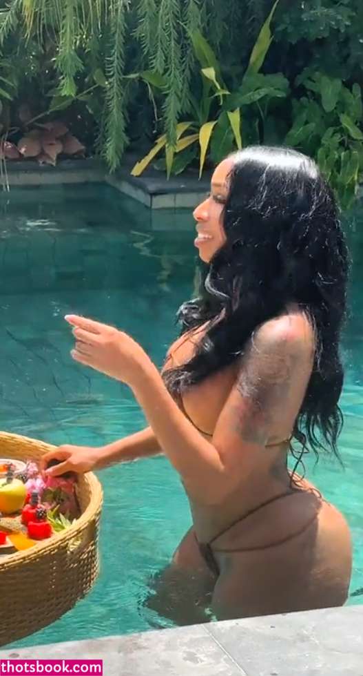 Ashley Burgos Photo #18