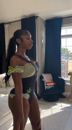 Ashley Burgos Photo #27