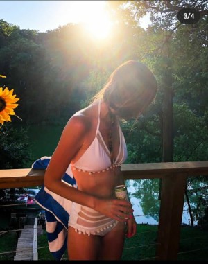 Emily Hart Photo #11