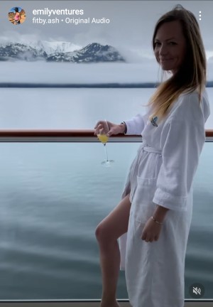 Emily Hart Photo #25