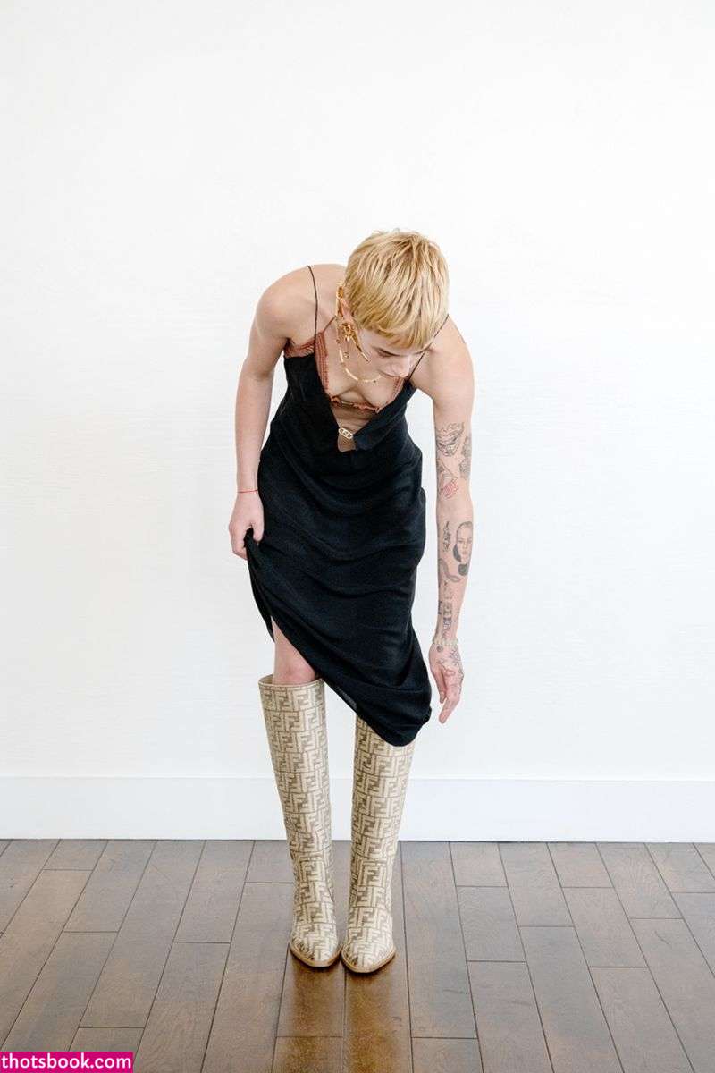 Esther Mcgregor Photo #12