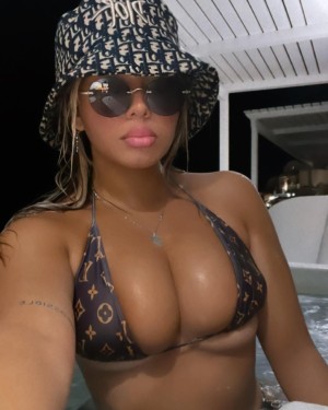 Hodaya Pinto Photo #2