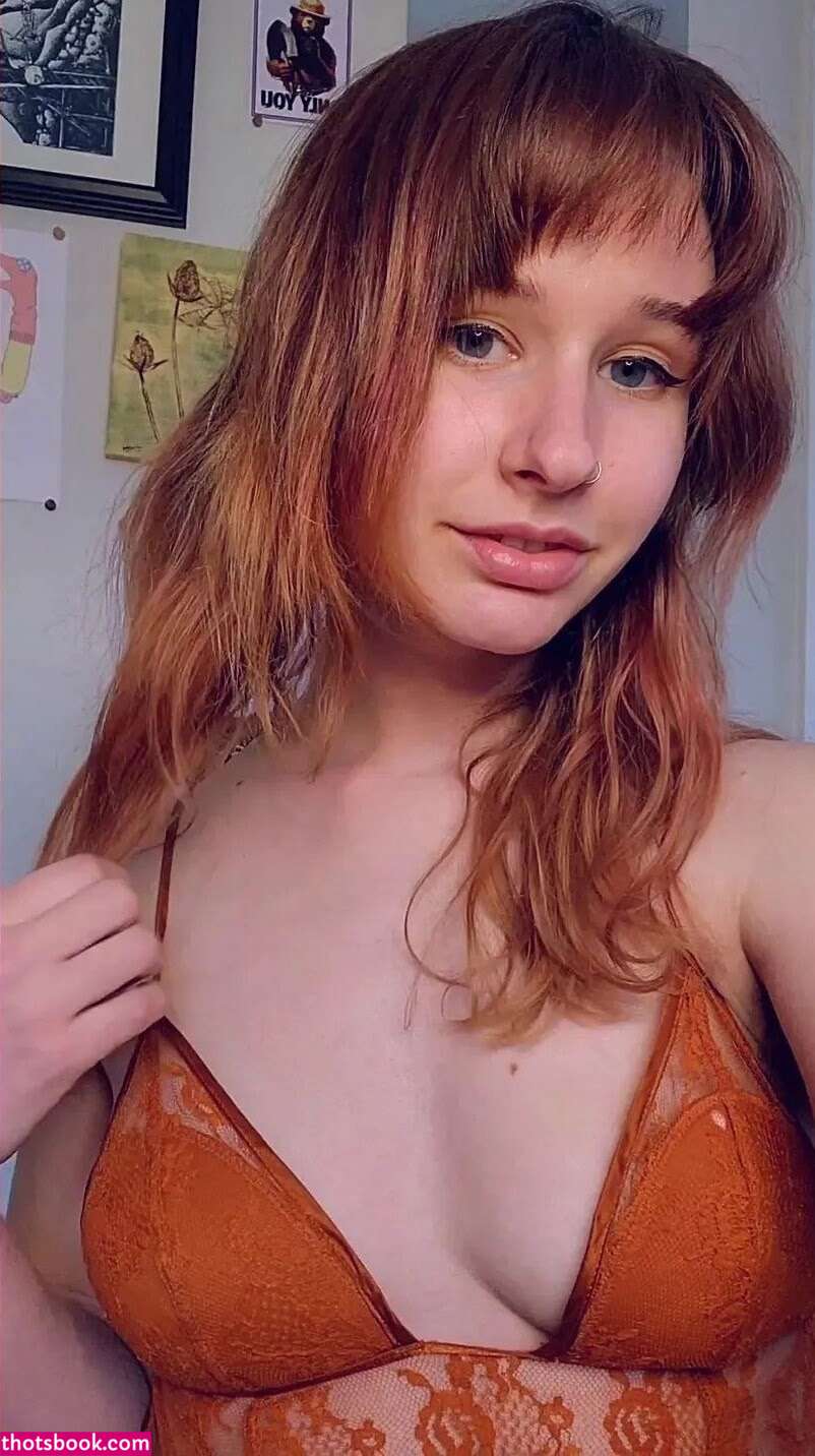 Lydia Garnet Photo #13