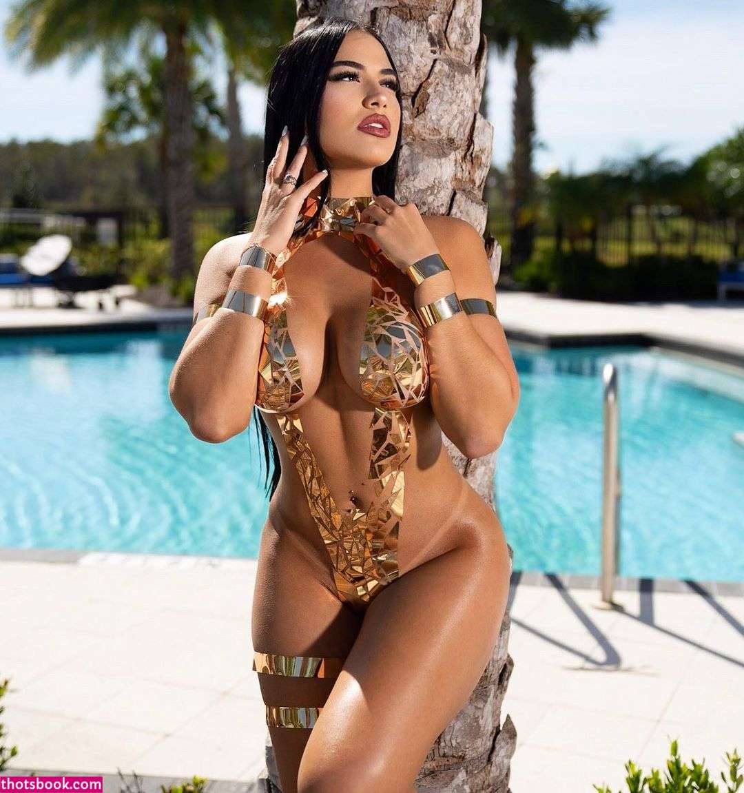 Melany Fernandez Photo #3