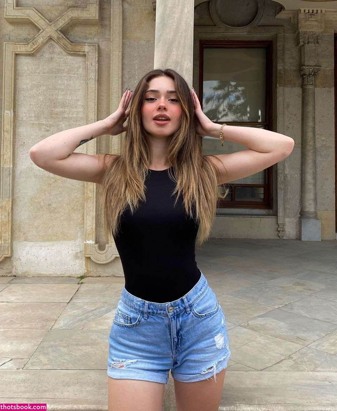 Melike Saygın Photo #14