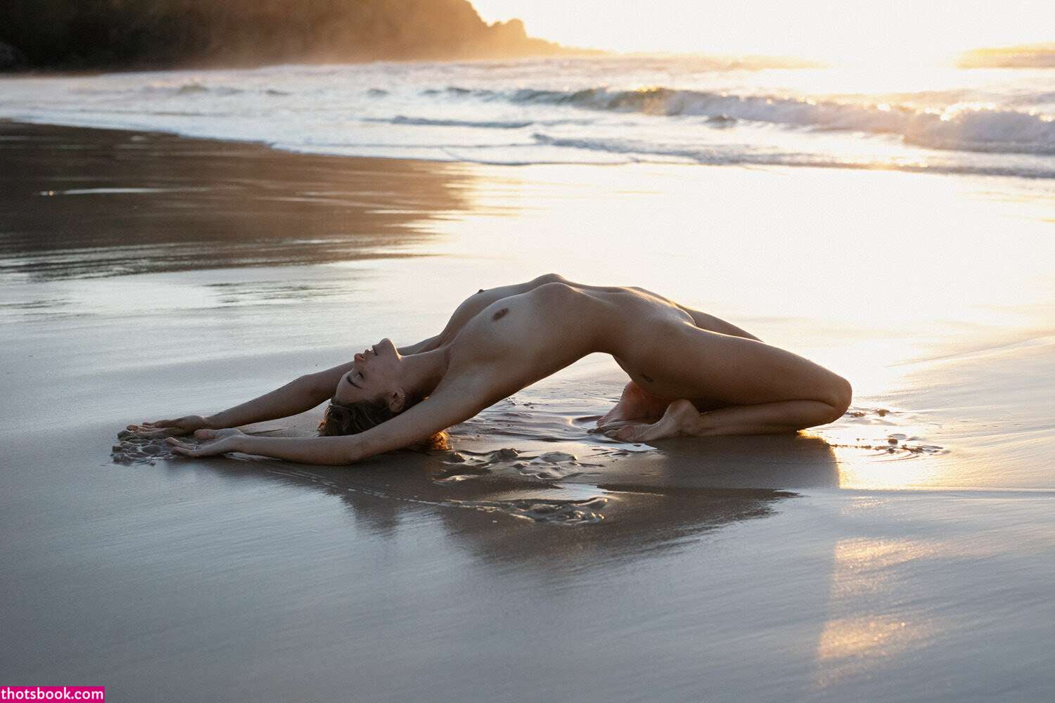 Nikki Hillier Photo #18