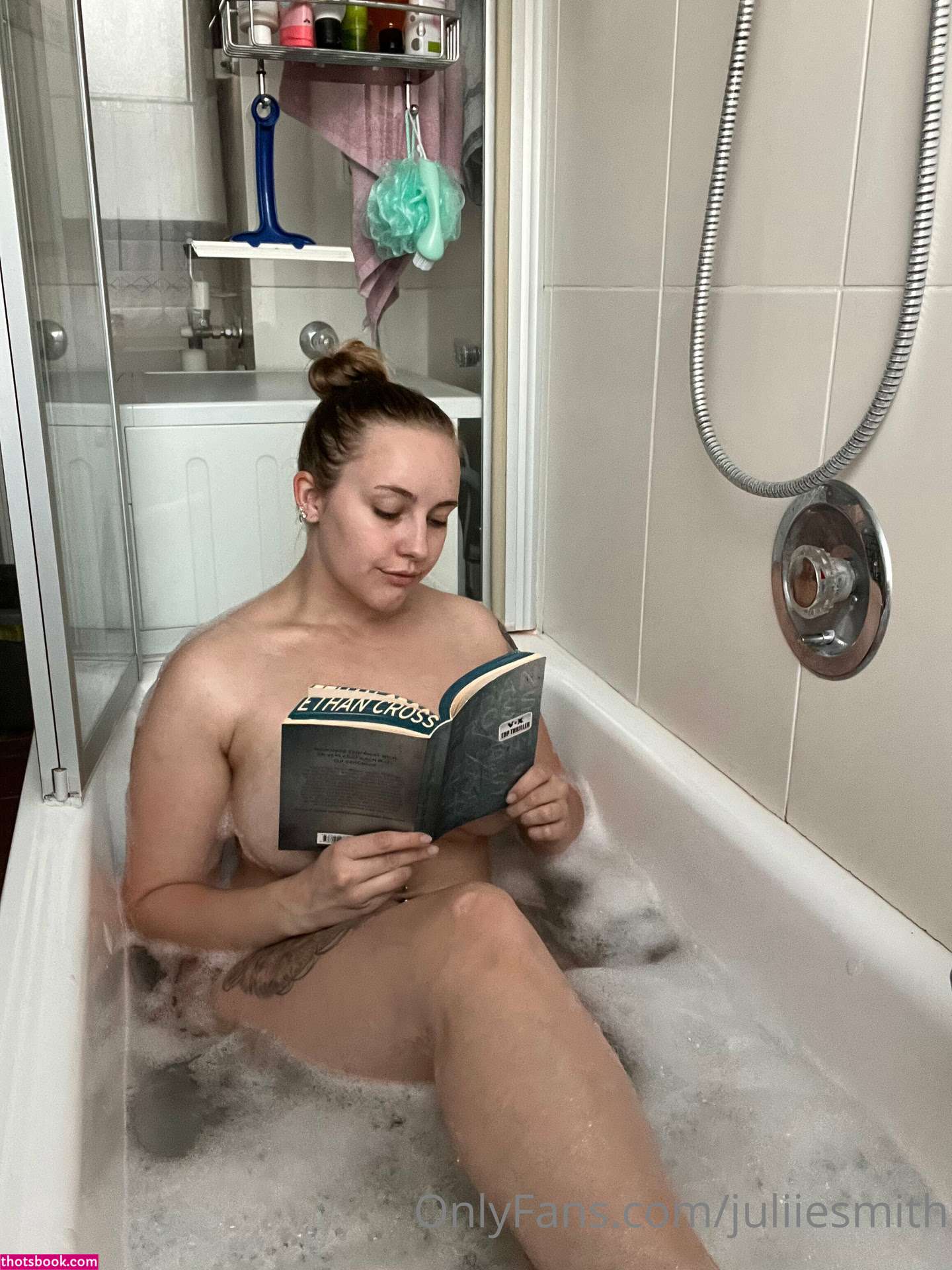 Julie Smith Photo #1