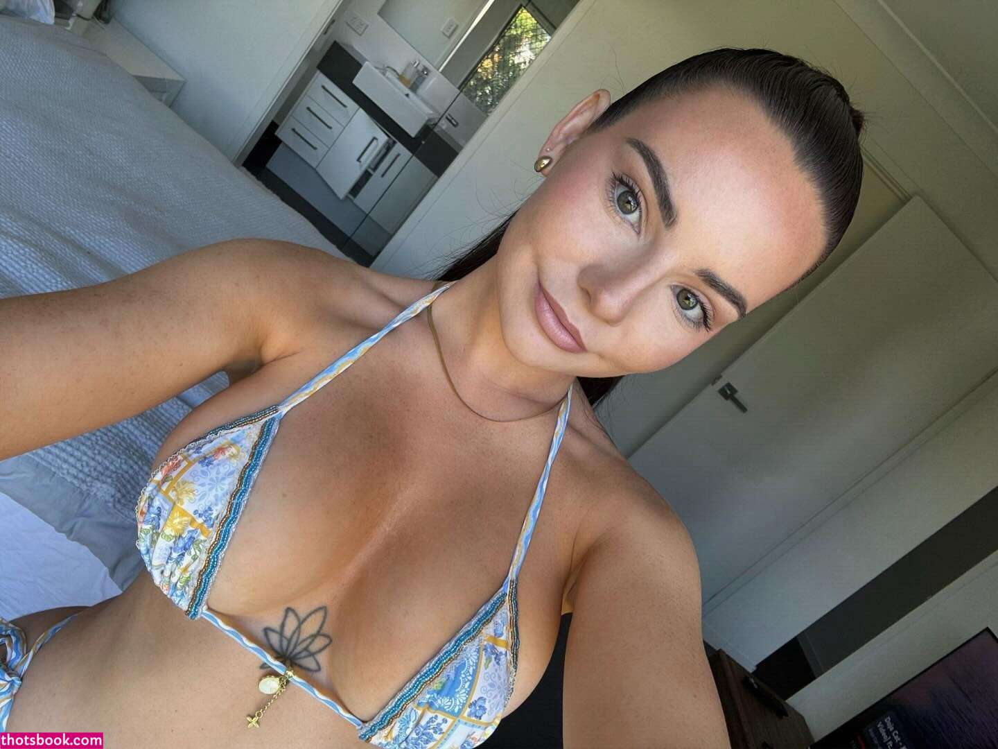 Cher Quinn Photo #21