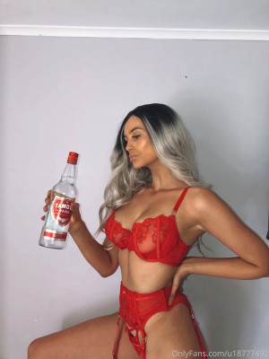 Imogen Bashford Photo #32