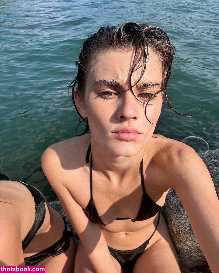 Bec Lauder Photo #30