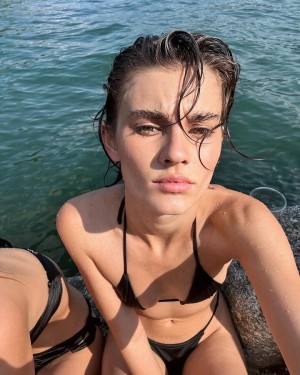 Bec Lauder Photo #30