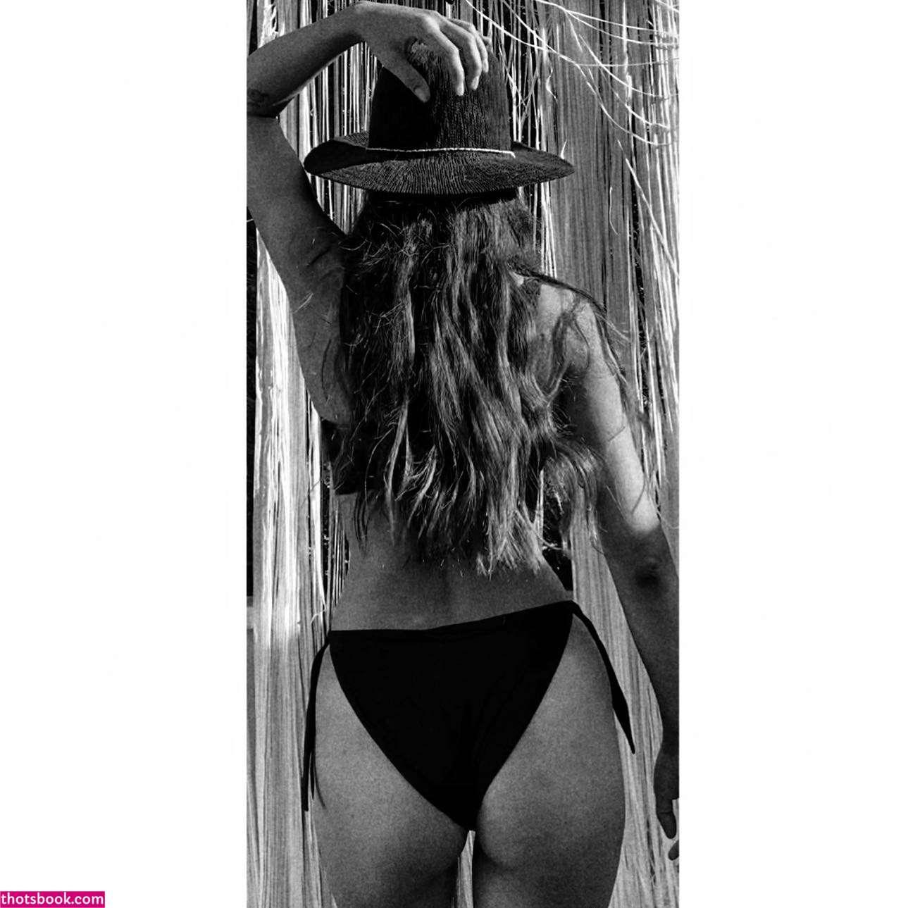 Burcu Bakdur Photo #3