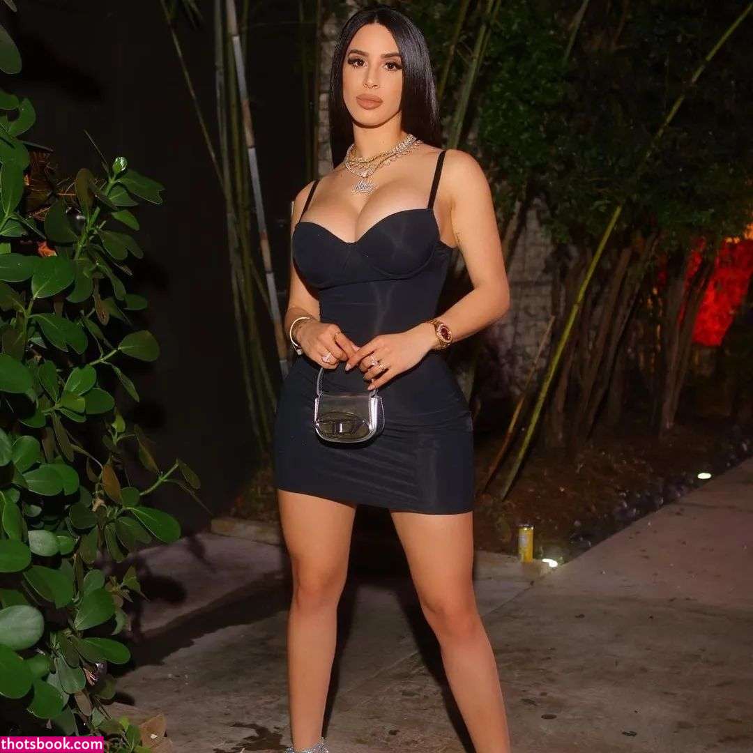 Jasleen Brar Photo #4