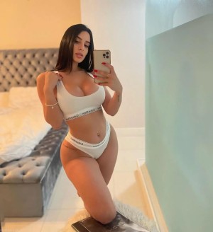 Jasleen Brar Photo #28