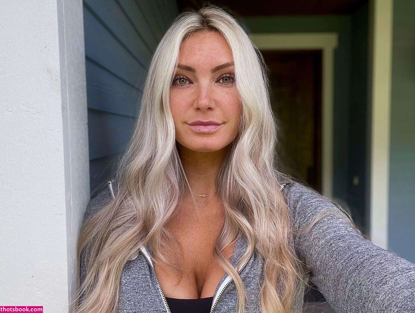 Jordan Elizabeth Photo #19