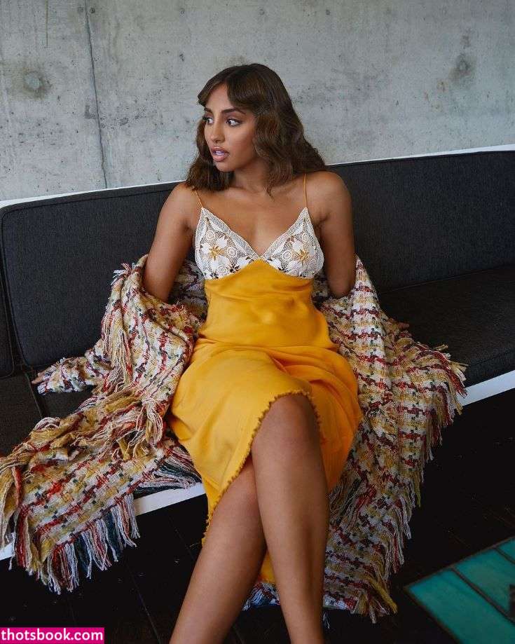 Maria Thattil Photo #15