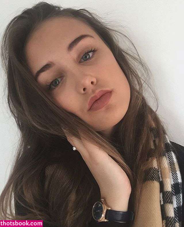 r0sielewis Photo #13