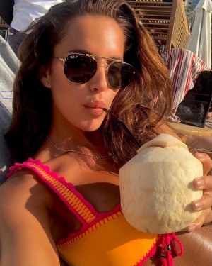 Simona Leskovska Photo #5