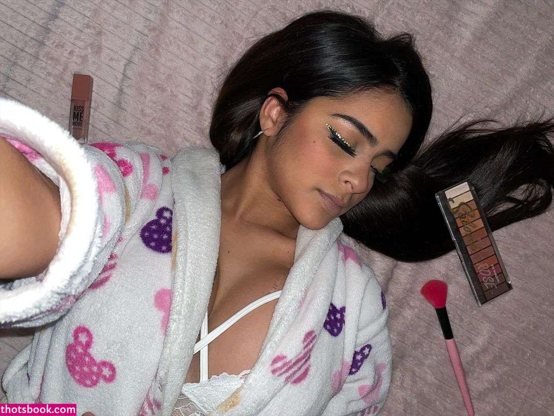 Angie Lopez Photo #8