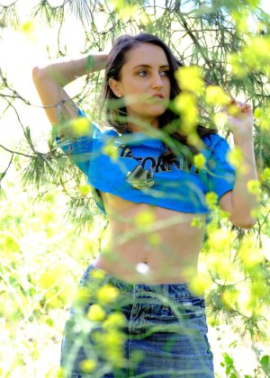 Monique Giselle Photo #4