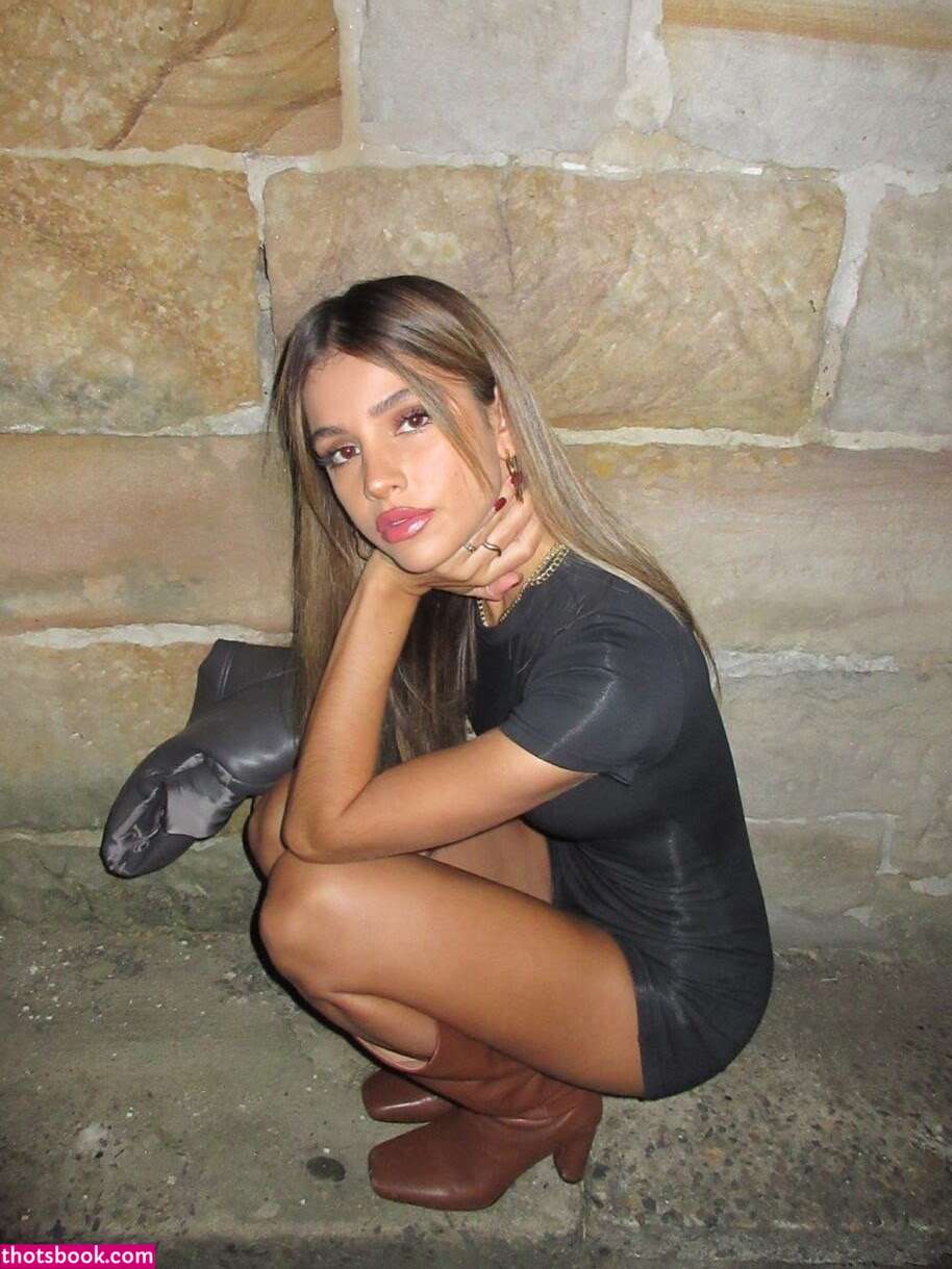 Olivia Grivas Photo #26