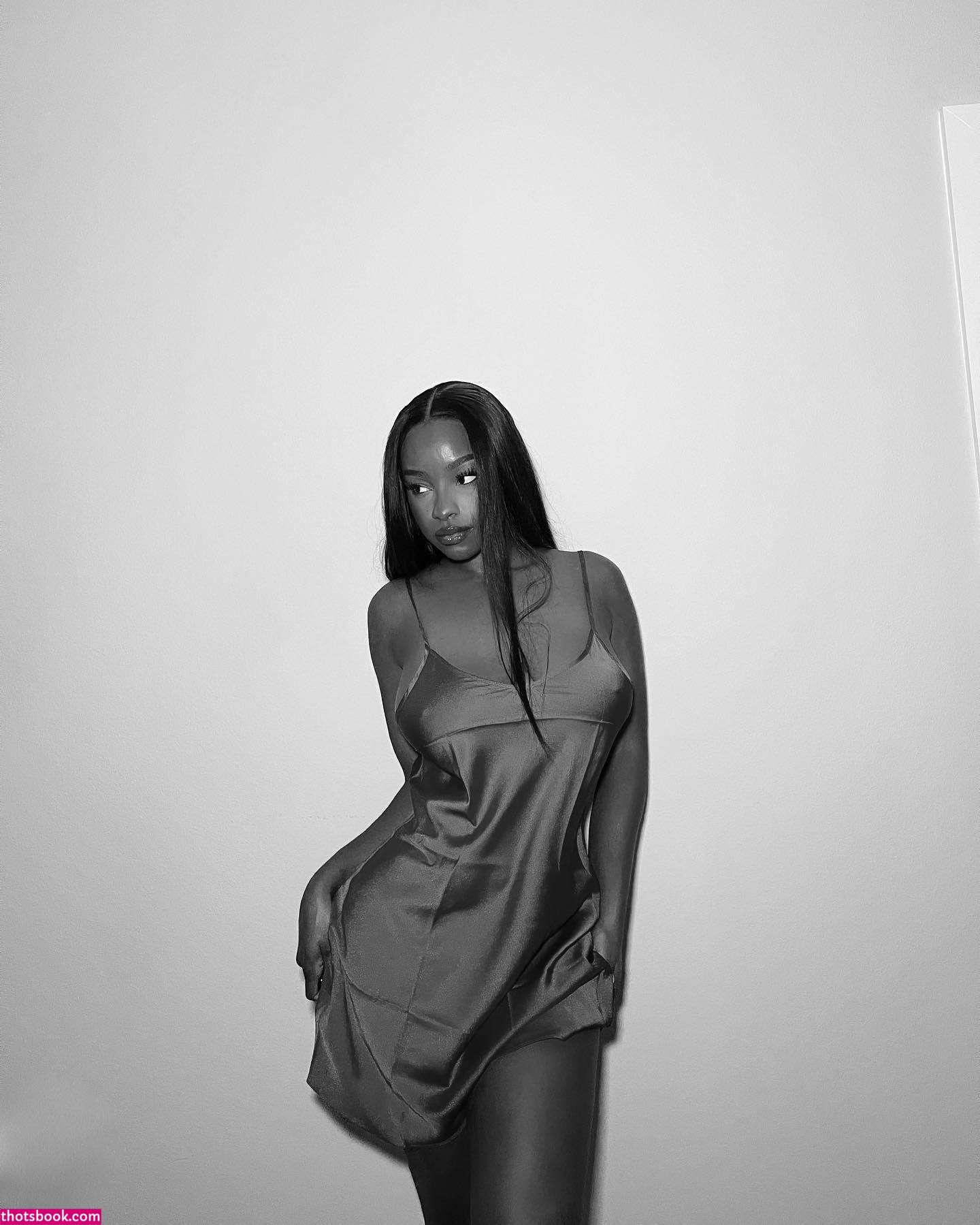 Savannah Perkins Photo #3