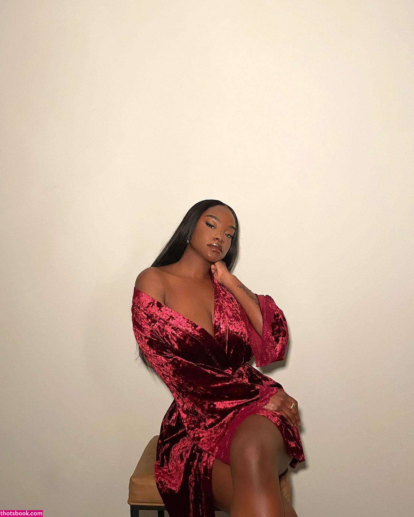 Savannah Perkins Photo #6