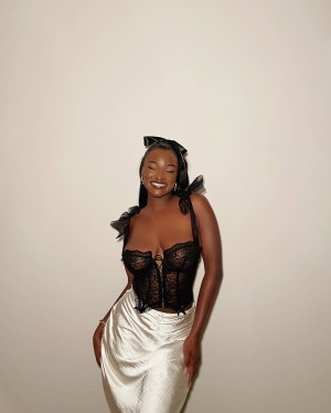 Savannah Perkins Photo #2