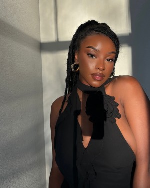 Savannah Perkins Photo #29