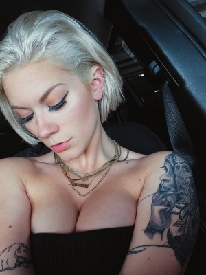 Taylor Hughs Photo #13