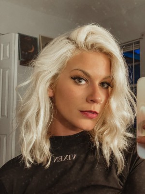 Taylor Hughs Photo #31