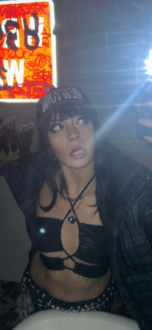 nymphynaomi Photo #13