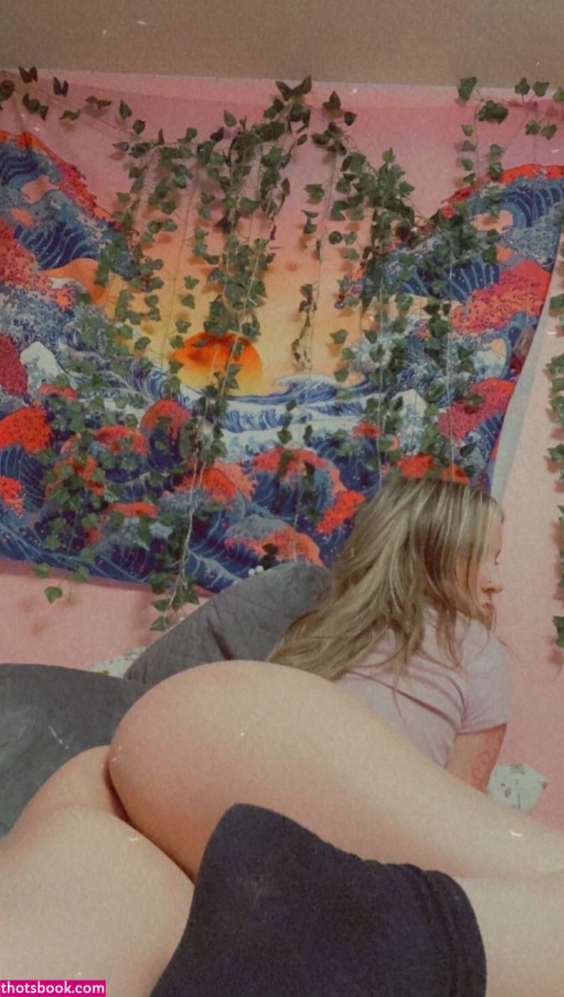 Allymcfarland18 Photo #16