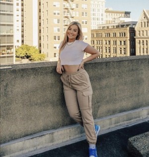 Allymcfarland18 Photo #15