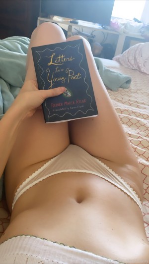 Caroline Calloway Photo #17