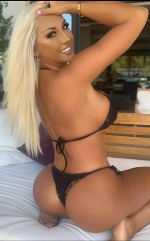 Holly Deacon Photo #1