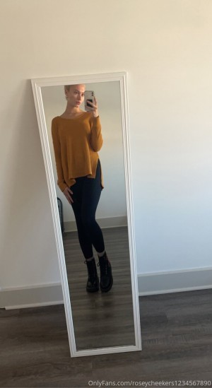 Roseycheekers1234567890 Photo #1